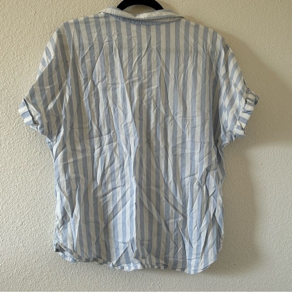 Striped Dome sleeves Botton Up Collar Top Women fits Medium - Picture 4 of 5